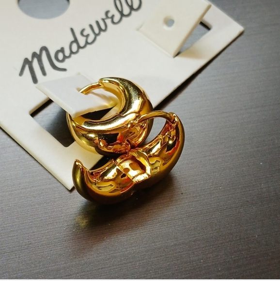 ✨️Madewell Gold Plated Brass Puffy Huggie Hoops✨️ - Picture 4 of 6